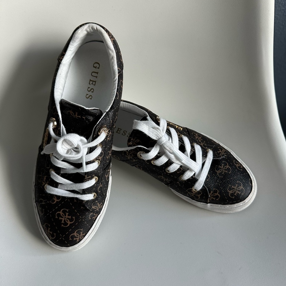 Guess Black brown Sneakers Sleek Design size 10